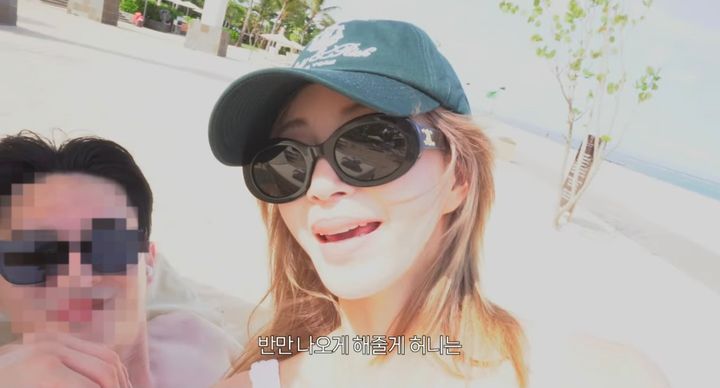 [서울=뉴시스] 배우 한예슬이 남자친구와 발리 여행을 떠난 모습을 공개했다. (사진=유튜브 채널 '한예슬 is' 캡처) 2024.04.24. photo@newsis.com *재판매 및 DB 금지