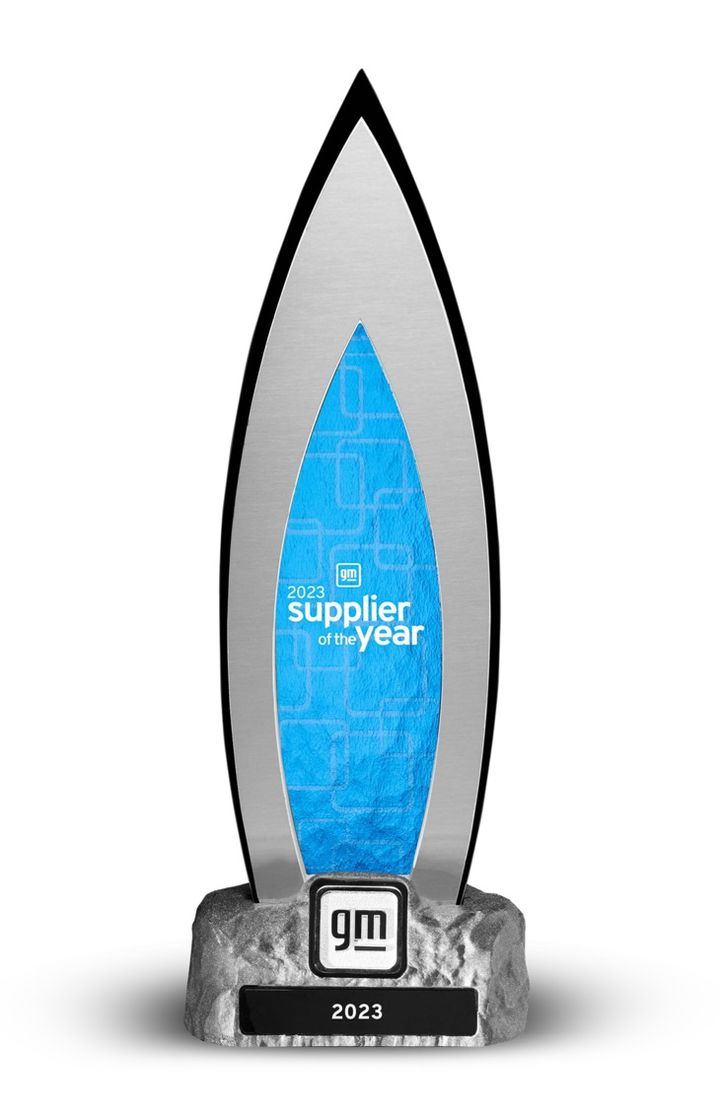 GM 올해의 우수 협력사 트로피. (사진=남선알미늄) *재판매 및 DB 금지