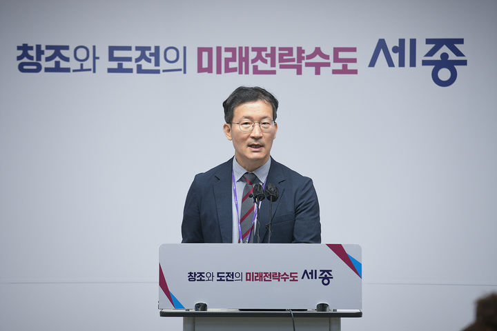 [세종=뉴시스] 설명하는 조수창 시민안전실장(사진=세종시 제공).2024.04.25. *재판매 및 DB 금지