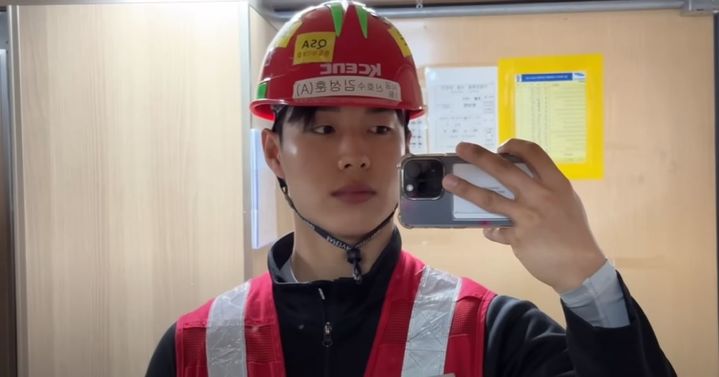 [서울=뉴시스] 유튜브 채널 '김말썽'은 지난 2월 26일 '(VLOG) 26살 노가다 청년, 삼성 현장 브이로그)'라는 제목의 영상을 올렸다. (사진= 유튜브 '김말썽' 캡처) 2024.4.25. photo@newsis.com *재판매 및 DB 금지