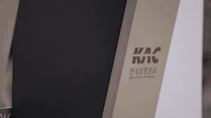 [서울=뉴시스] 한국공항공사는 지난달 26일 김포공항 국내선 출발대합실에서 봄맞이 플래시몹 클래식 공연을 개최했다고 밝혔다. 2024.04.27. (사진=한국공항공사 제공) photo@newsis.com *재판매 및 DB 금지