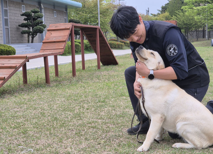 [인천=뉴시스] 홍찬선 기자 = 인천 중구 관세인재개발원 탐지견훈련센터. 2024.04.28. mania@newsis.com *재판매 및 DB 금지