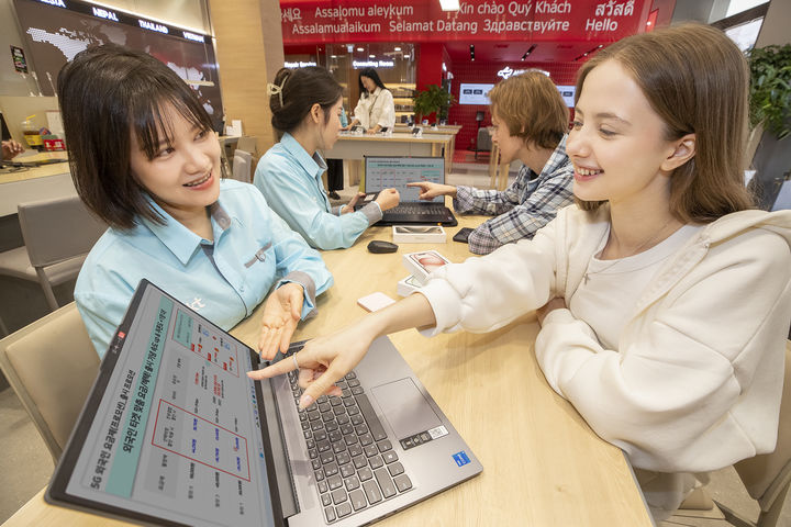 [서울=뉴시스] KT가 국내 거주 외국인 전용 요금제 5G 웰컴 요금제 3종을 29일 신규 출시한다고 28일 밝혔다. (사진=KT 제공) *재판매 및 DB 금지