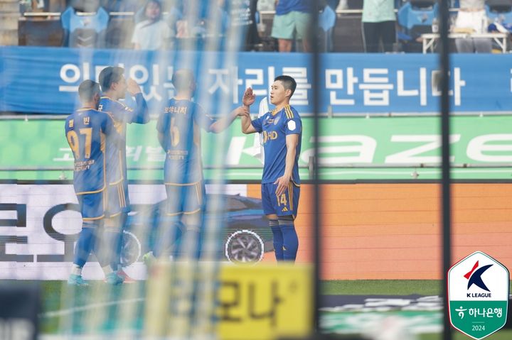 [서울=뉴시스] 프로축구 K리그1 울산 HD의 이동경. (사진=한국프로축구연맹 제공) *재판매 및 DB 금지