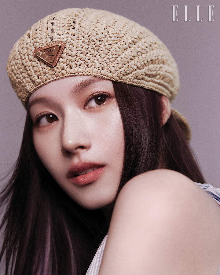 [서울=뉴시스] 그룹 '트와이스' 멤버 사나. (사진=엘르 제공) 2024.04.30. photo@newsis.com *재판매 및 DB 금지