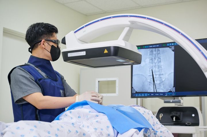 C-arm 시술 장면 (사진=안동병원 제공) *재판매 및 DB 금지