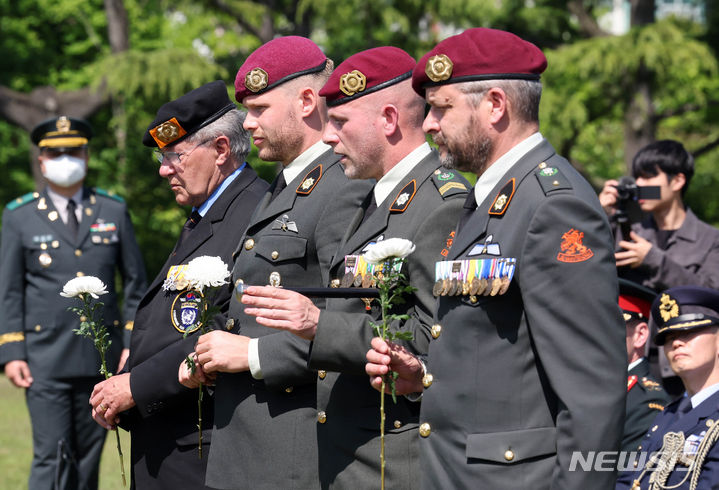 6·25전쟁 네덜란드 참전용사, 전우 곁에 잠들다