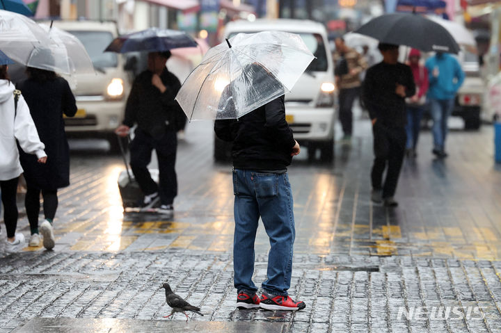전북 오후부터 10~40㎜ 비…돌풍과 천둥·번개 