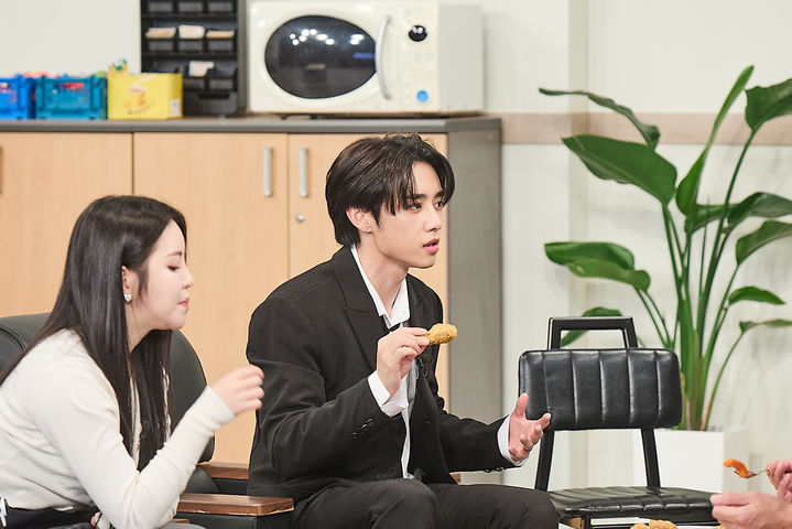 유정(왼쪽), 선우