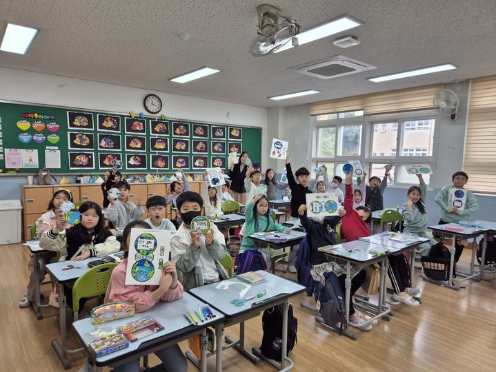 [울산=뉴시스] 울산남부도서관이 운영하는 '슬기로운 독서교육' 모습 *재판매 및 DB 금지