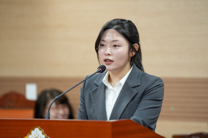 [아산=뉴시스] 아산시의회 김미성 의원이 조례 발의를 하고 있다. 사진=아산시의회 제공 *재판매 및 DB 금지