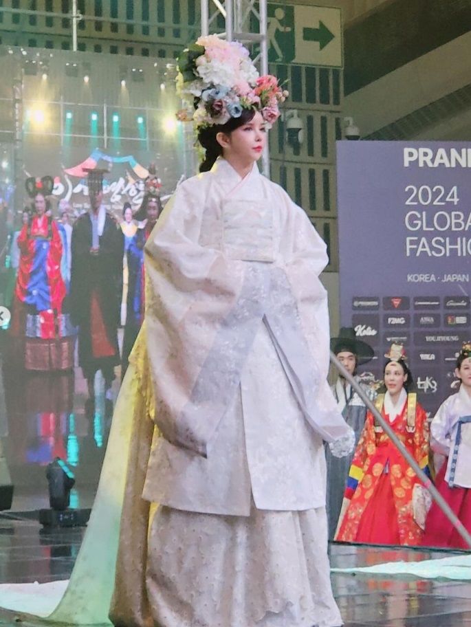 [서울=뉴시스] 하리수. (사진=하리수 인스타그램 캡처) 2024.05.08 photo@newsis.com *재판매 및 DB 금지