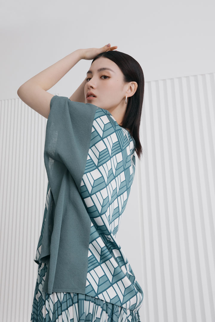 [서울=뉴시스] LF의 영국 프리미엄 브랜드 닥스(DAKS)가 24년 봄여름(SS) 여성 컬렉션 '하우스 오브 힉스(House of Hicks)'의 여름 시리즈를 출시했다고 9일 밝혔다. (사진=LF 제공)&nbsp; *재판매 및 DB 금지