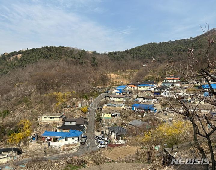 [서울=뉴시스]홍제동 개미마을 일대. 