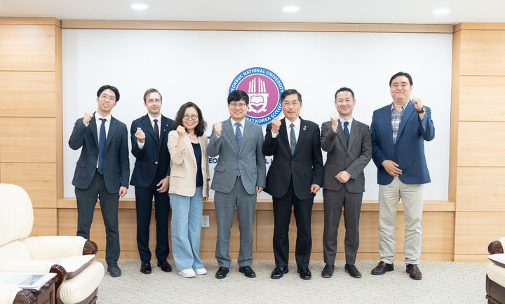 일본 시마네대 총장단이 전북대를 지난 10일 방문했다. *재판매 및 DB 금지