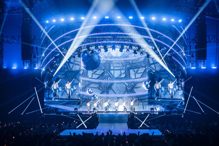 [서울=뉴시스] 라이즈 첫 팬콘 투어 '라이징 데이(RIIZING DAY)' 도쿄 공연 이미지. (사진= SM엔터테인먼트 제공) 2024.05.13. photo@newsis.com *재판매 및 DB 금지
