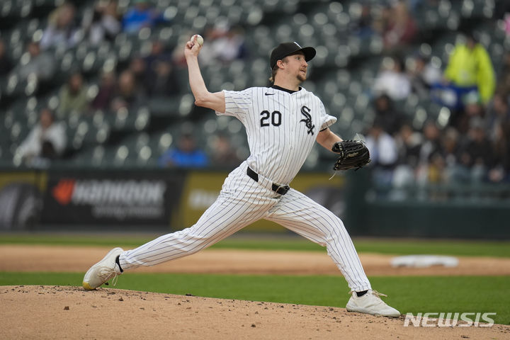 [시카고=AP/뉴시스] 에릭 페디는 15일(한국시각) 미국 일리노이주 시카고의 개런티드레이트필드에서 열린 '2024 메이저리그(MLB)' 워싱턴 내셔널스와의 더블헤더 2차전에 선발등판, 7이닝 3피안타 무실점 호투를 기록했다.