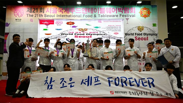 서울국제푸드앤테이블웨어박람회 수상자들이 기념 촬영하고 있다. *재판매 및 DB 금지