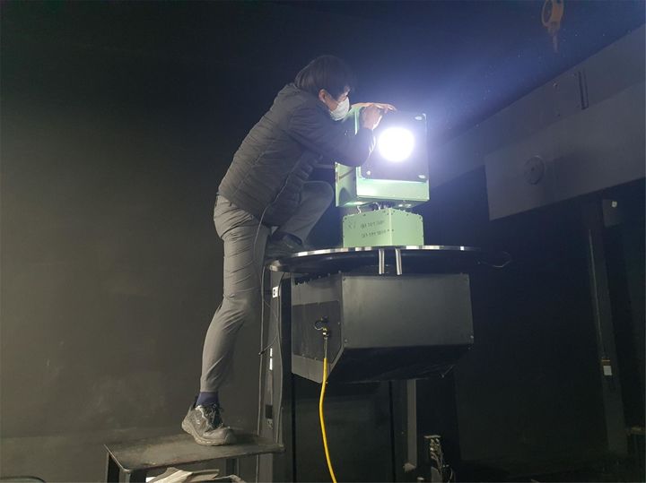 [부산=뉴시스] 부산해수청 관할 항로표지 검사장비 점검이 진행되고 있다. (사진=부산해수청 제공) 2024.05.16. photo@newsis.com *재판매 및 DB 금지