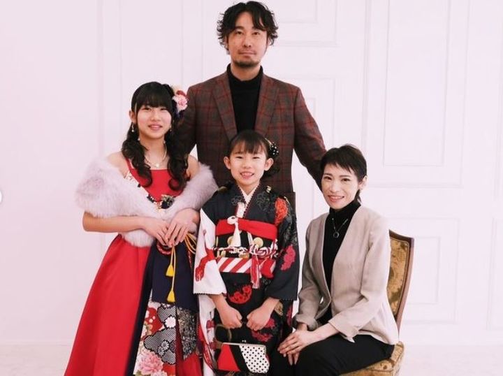 [서울=뉴시스] 유튜버 소르베와 남편 코류베, 딸 세레와 한짱이 찍은 가족사진 (사진=코류베 인스타그램) 2024.5.17. photo@newsis.com *재판매 및 DB 금지 *재판매 및 DB 금지