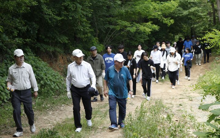 마산대 직원들 기후위기 대응 환경보호 활동 동참