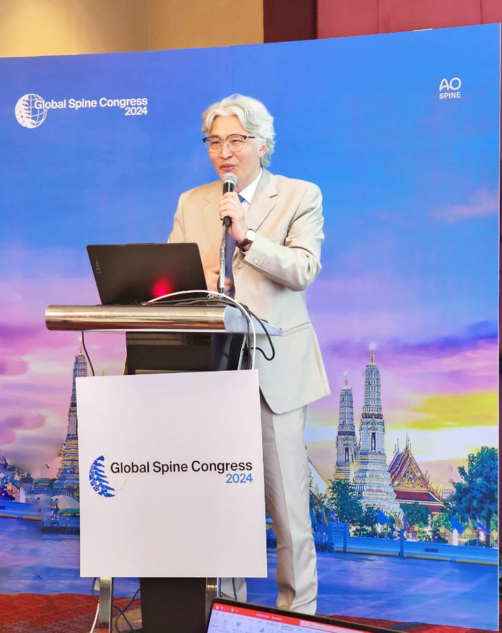 대전우리병원 박철웅 원장이 최근 태국 방콕에서 열린 2024 태국 국제 척추 회의에 초청받아 강연을 했다. *재판매 및 DB 금지