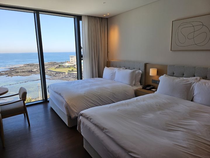 [제주=뉴시스] 구예지 기자=신라스테이 플러스 이호테우의 패밀리 더블룸 모습. *재판매 및 DB 금지