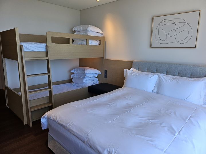 [제주=뉴시스] 구예지 기자=신라스테이 플러스 이호테우의 벙커룸 모습. *재판매 및 DB 금지