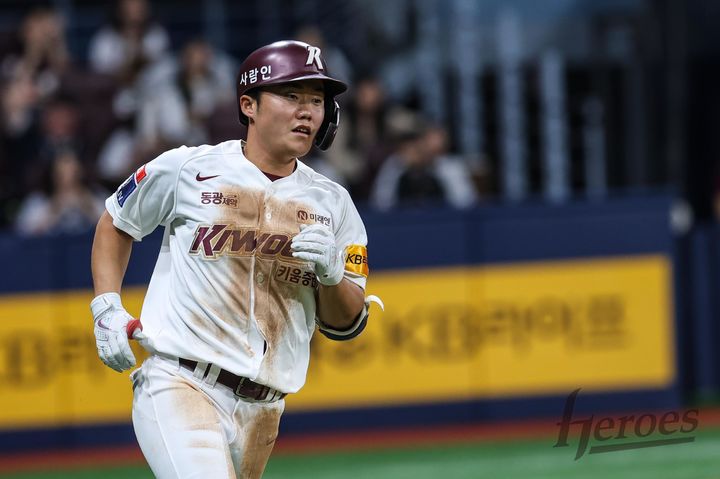 키움 히어로즈 고영우는 19일 서울 고척스카이돔에서 열린 SSG 랜더스와의 경기에서 4타수 2안타 2타점 1볼넷 2득점으로 맹활약하며 팀의 승리에 공헌했다. 2024.05.09 (사진=키움 제공) *재판매 및 DB 금지