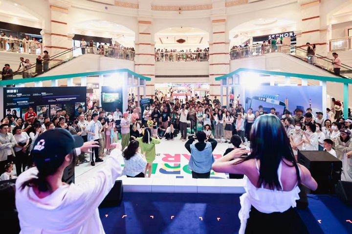 중국 상하이 K-관광 로드쇼의 K-pop 랜덤댄스 이벤트. (사진=한국관광공사 제공) photo@newsis.com *재판매 및 DB 금지