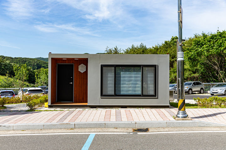 [울산=뉴시스] UNIST 캠퍼스에 조성된 시내버스 승무원 휴게실 모습 *재판매 및 DB 금지