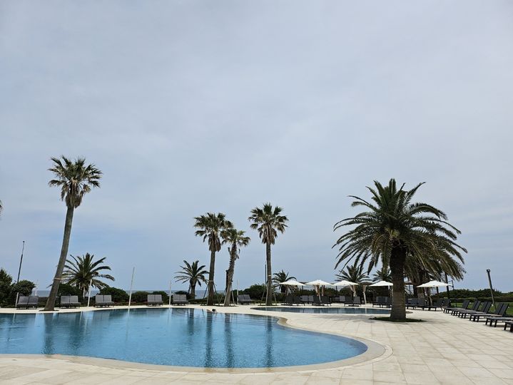 [제주=뉴시스] 구예지 기자=해비치 리조트 제주 내 야외수영장 모습. *재판매 및 DB 금지