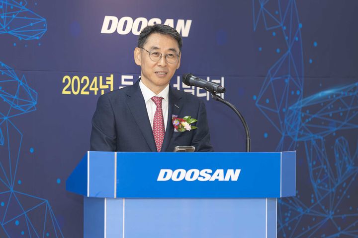 [창원=뉴시스] 강경국 기자 = 21일 두산에너빌리티 경남 창원본사에서 열린 2024년 두산에너빌리티 파트너스 데이 행사에서 행사에서 정연인 두산에너빌리티 부회장이 인사말을 하고 있다. (사진=두산에너빌리 제공). 2024.05.22. photo@newsis.com *재판매 및 DB 금지