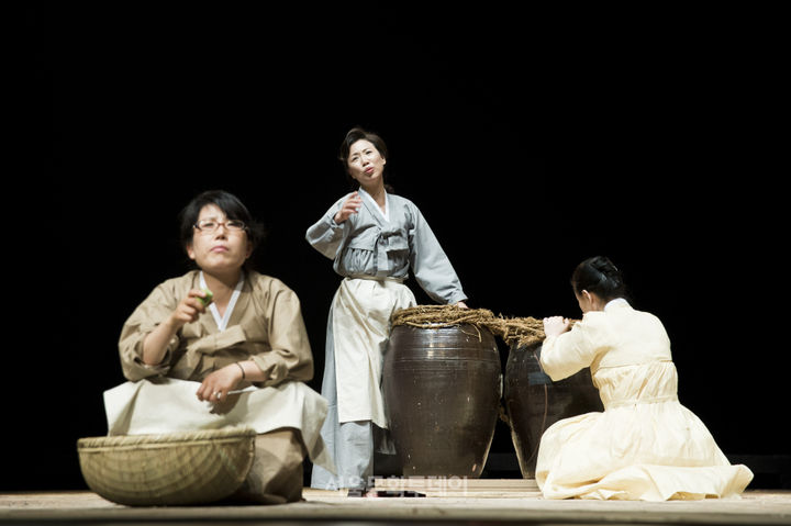 [서울=뉴시스] 국립국악원 민속악단의 정기공연 '일노래, 삶의 노래' 공연 장면. (사진=국립국악원 제공) 2024.05.22 photo@newsis.com *재판매 및 DB 금지