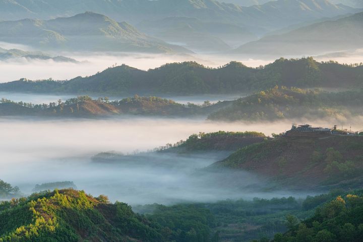 [서울=뉴시스] 육군은 22일 경기도 연천 육군 5사단 열쇠전망대에서 국방부출입기자단을 대상으로 GOP 대대 임무 현장을 언론에 공개했다. 사진은 육군 5사단 GOP에서 바라본 비무장지대(DMZ). (사진=육군 제공) 2024.05.23. photo@newsis.com *재판매 및 DB 금지