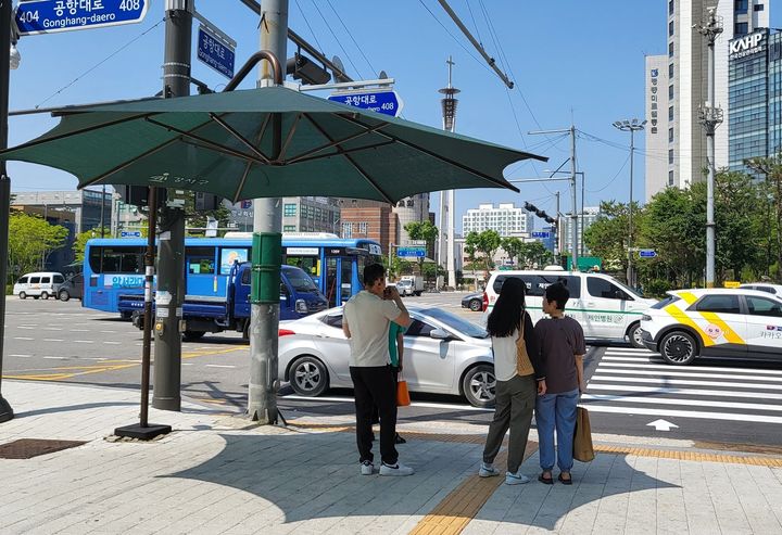 [서울=뉴시스]강서구 무더위 그늘막. 2024.05.24. (사진=강서구 제공) *재판매 및 DB 금지