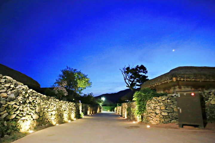 6월 여행가는 달 숨은 관광지 '아산외암마을'의 초여름 밤. 김수진 촬영. (사진=한국관광공사 제공) photo@newsis.com *재판매 및 DB 금지