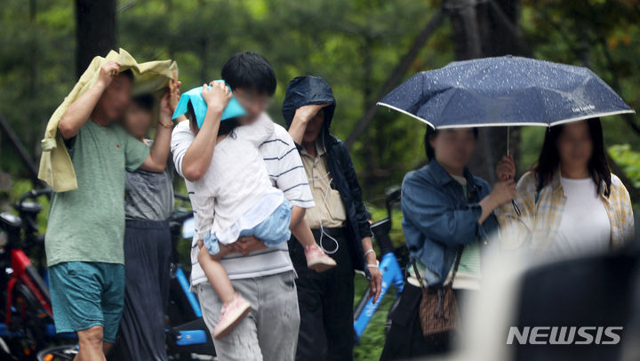 전북 동부 오후 소나기…주말은 강하고 많은 비 