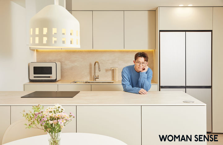 [서울=뉴시스] 그룹 H.O.T. 출신 토니안이 리모델링한 집을 공개했다. (사진=우먼센스 제공) 2024.05.27. photo@newsis.com *재판매 및 DB 금지