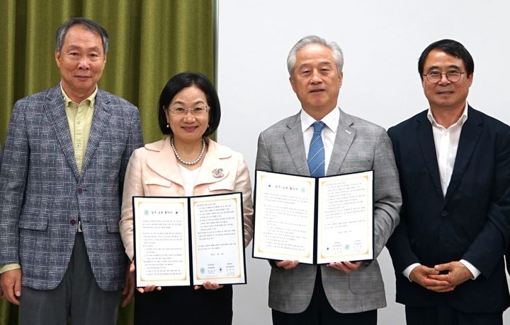 건국대 손인숙 의과대학장과 윤창규 충주의료원장 *재판매 및 DB 금지