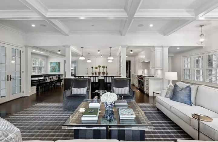 [서울=뉴시스] 사진은 해당 저택 내부 부엌 모습 (사진= 부동산 업체 캡처) *재판매 및 DB 금지