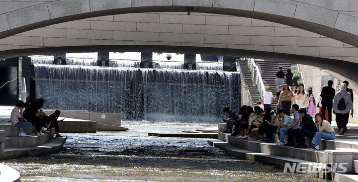 충북 낮 최고 25도…일부지역 5~10㎜ 빗방울