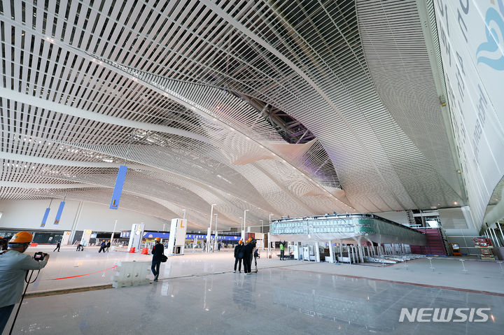 [인천공항=뉴시스] 김근수 기자 = 지난 5월 인천국제공항 제2여객터미널 4단계 건설현장의 모습. 2024.11.28. ks@newsis.com