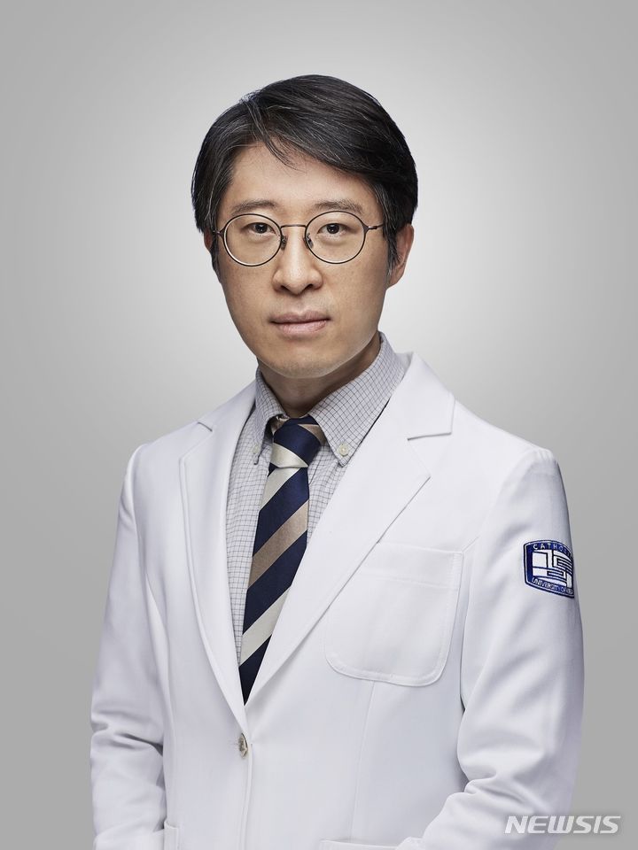 [인천=뉴시스] 황형빈 가톨릭대 인천성모병원 안과 교수