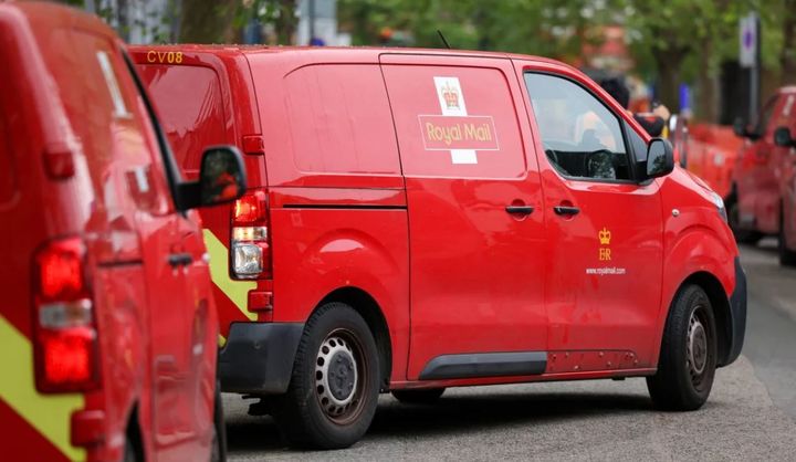 [서울=뉴시스] 영국의 우체국 로열메일이 체코 억만장자 다니엘 크레틴스키에게 인수됐다. (사진= CNN 보도화면 캡처) *재판매 및 DB 금지