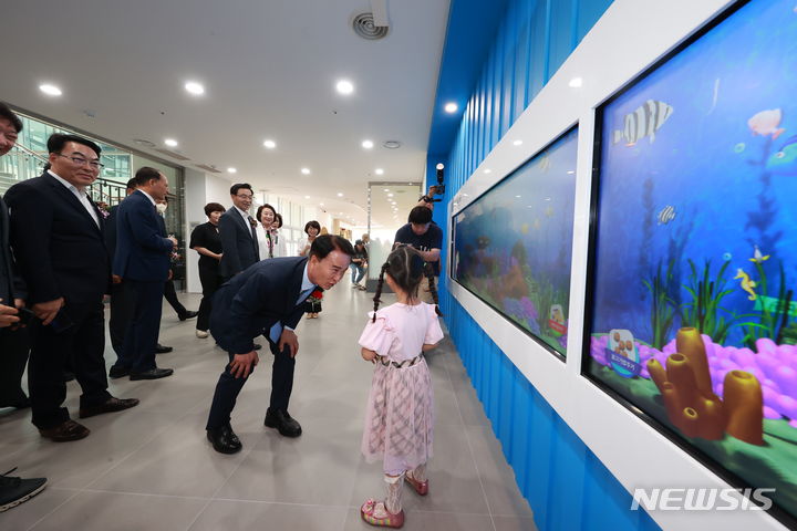 사천 시립도서관 개관…복합문화공간