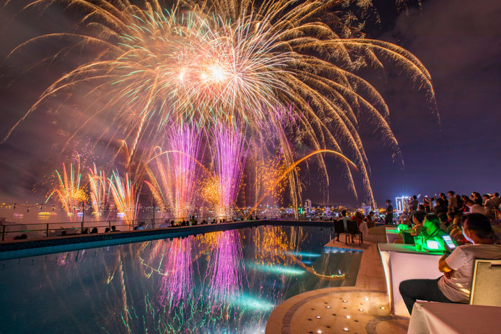 [서울=뉴시스] 베트남의 휴양지이자 국내에서 인기 해외 여행지로 꼽히는 다낭에서 오는 8일부터 내달 13일까지 불꽃놀이를 감상할 수 있다(사진= DIFF 홈페이지 제공) *재판매 및 DB 금지