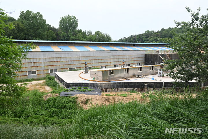 [담양=뉴시스] 이영주 기자 = 지난달 31일 전남 담양군 봉산면 축협경축순환 자원화센터가 가동되고 있다. 2024.06.03. leeyj2578@newsis.com