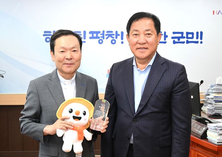 황창연 신부 홍보대사 위촉. *재판매 및 DB 금지