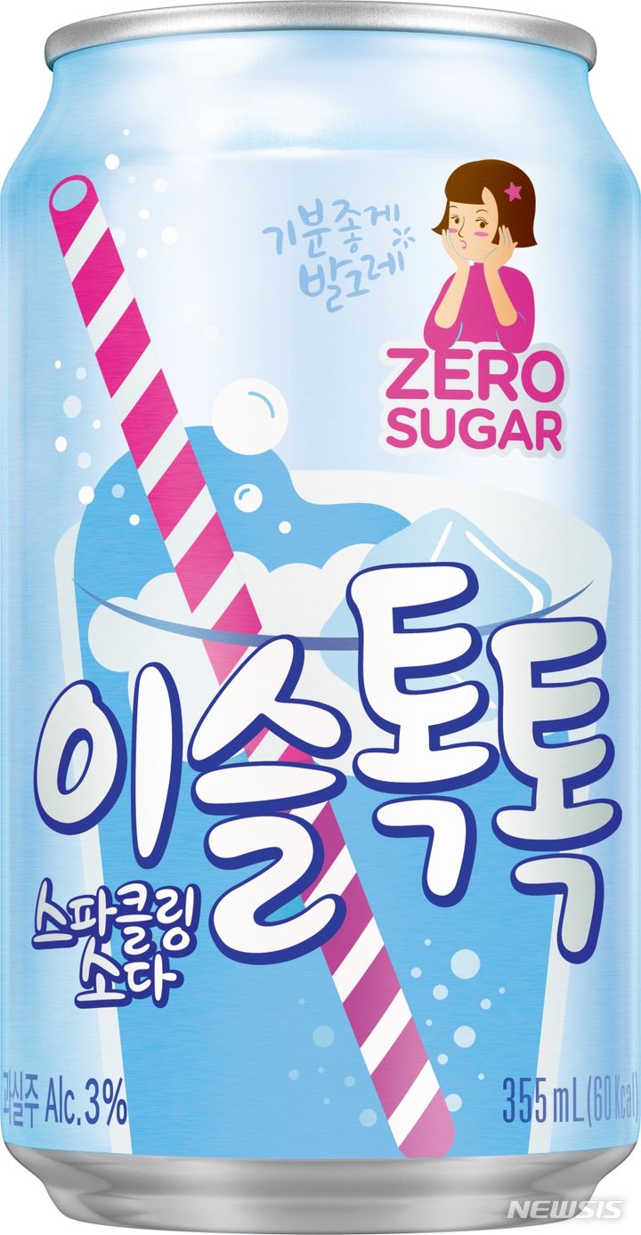 [서울=뉴시스] 이슬톡톡 스파클링 소다 캔. (사진= 하이트진로 제공)